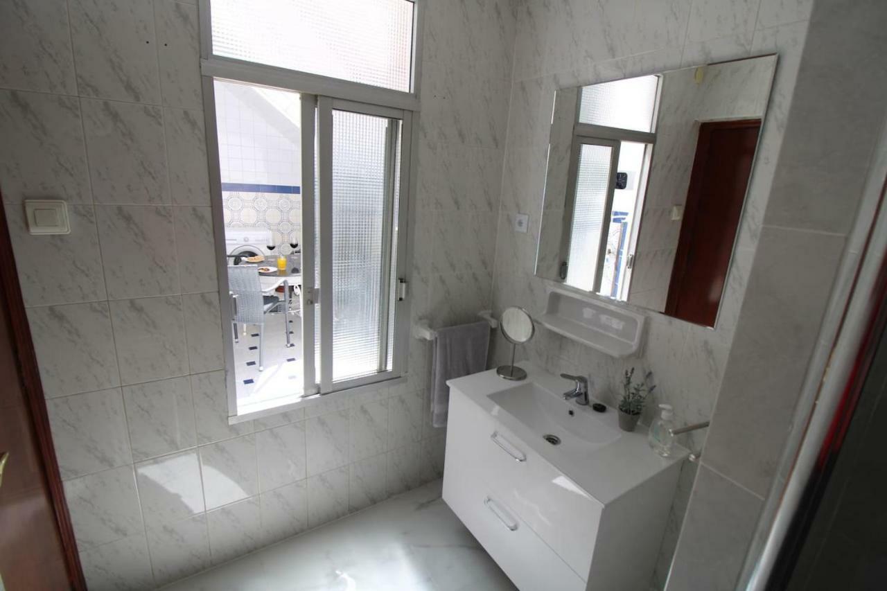 Big Apartment With Unique Patio Near Santa Barbara Castle Alicante Exteriör bild